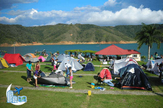 zona de camping en lago calima