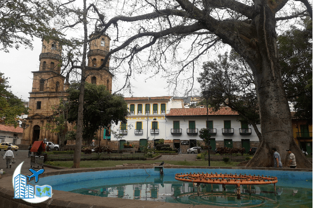 plaza principal y catedral de santa cruz en san gil