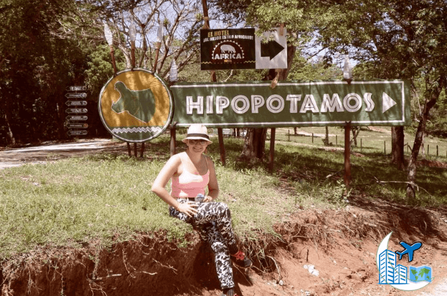 lago de los hipopótamos parque temático hacienda Nápoles Medellín